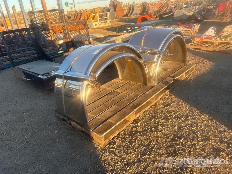  Quantity of Stainless Tub Fenders - Fits Truck معدات النقل - غير ذلك