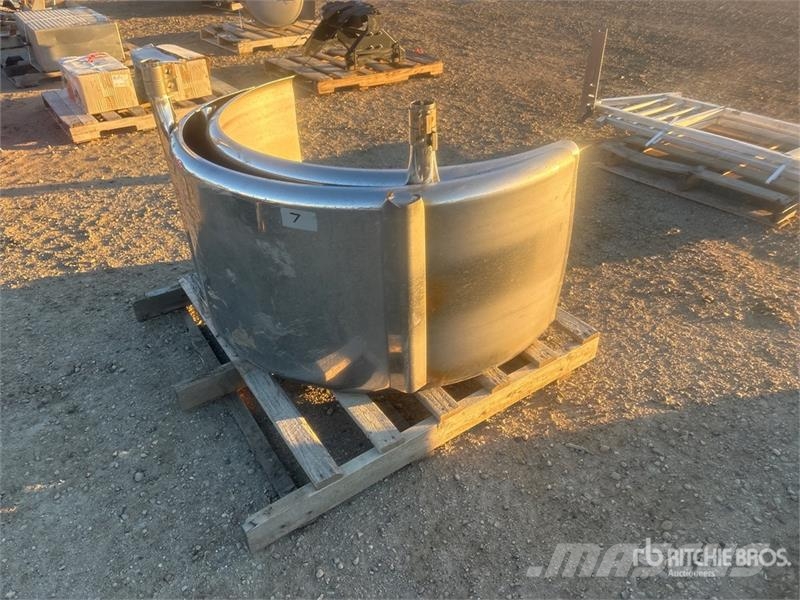  Quantity of Stainless Tub Fenders - Fits Truck معدات النقل - غير ذلك