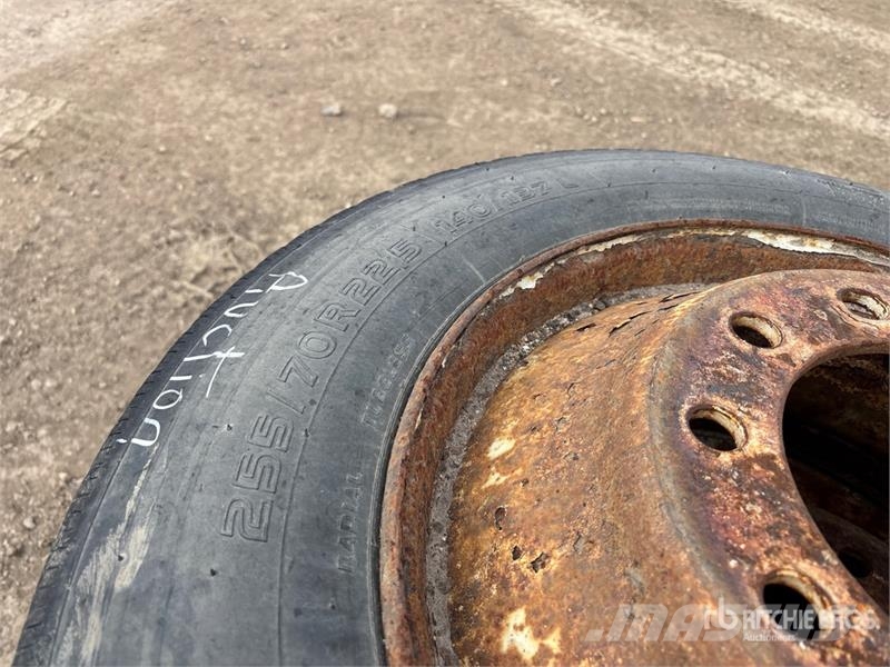  Quantity of Tires الإطارات والعجلات والحافات