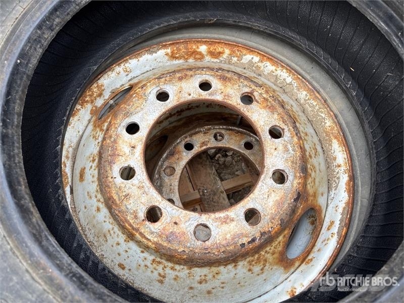  Quantity of Tires الإطارات والعجلات والحافات