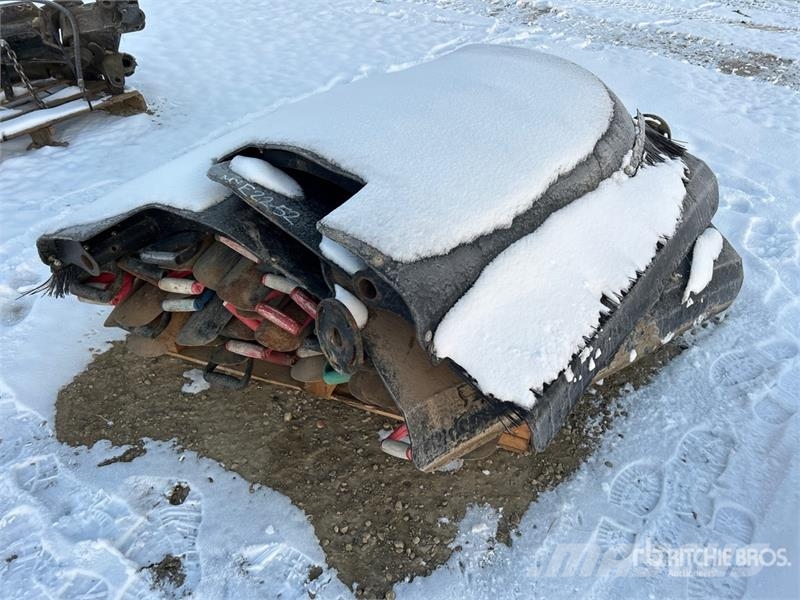  Quantity of Track Shovels ماكينات زراعية - غير ذلك
