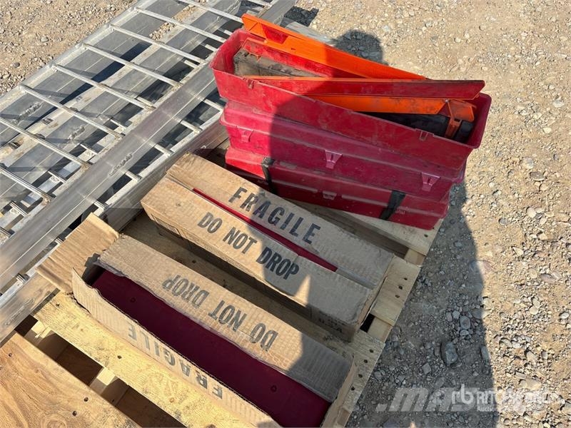 Quantity of Traffic Devices Ostale kargo komponente