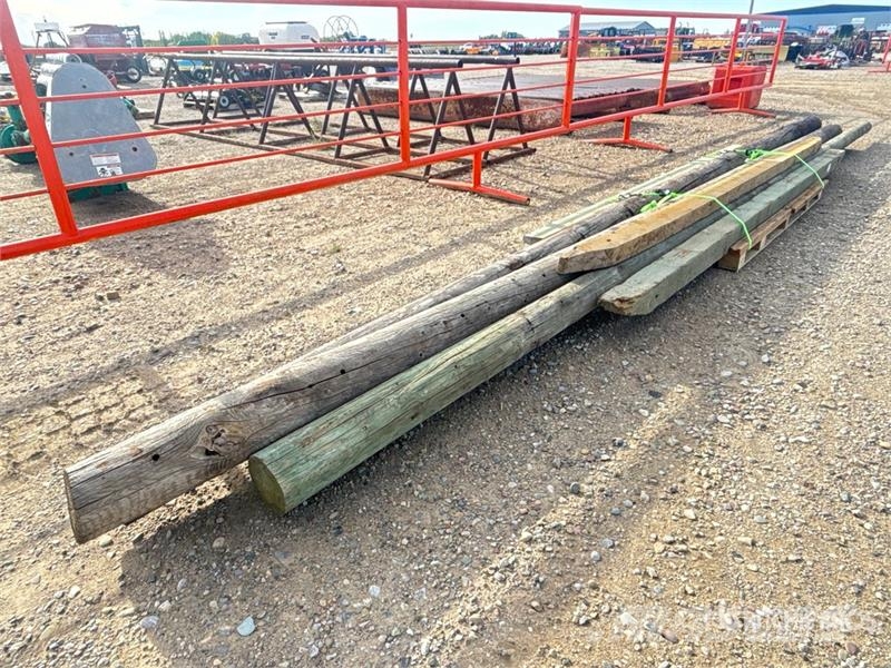 Quantity of Treated Wood Poles Montacargas y elevadores de material