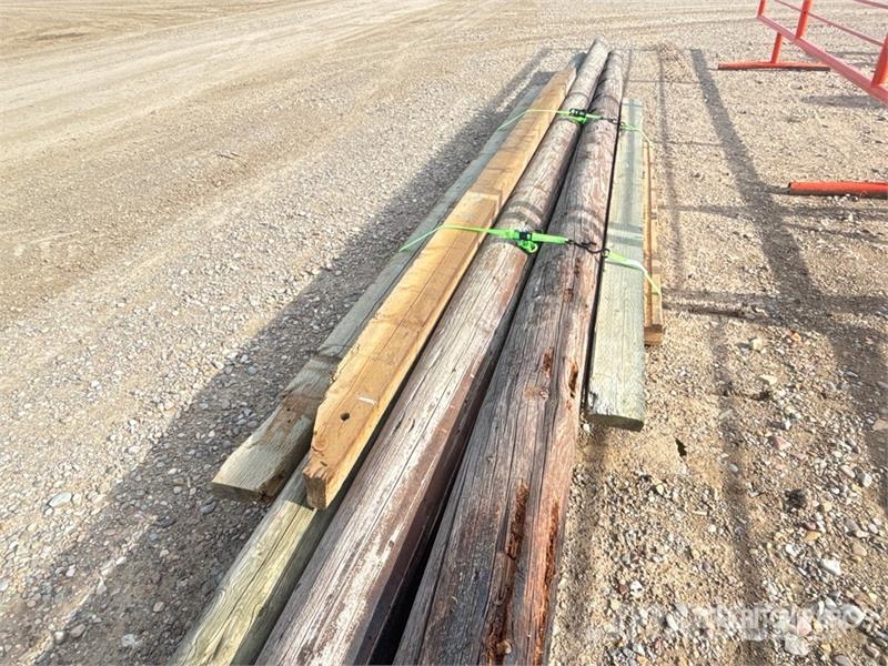 Quantity of Treated Wood Poles Montacargas y elevadores de material