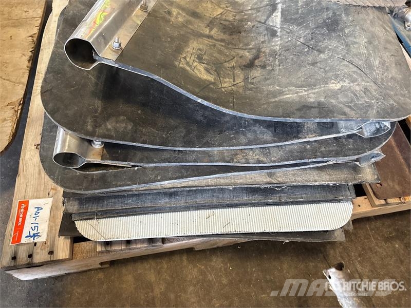Quantity of Truck Mud Flaps Muud osad