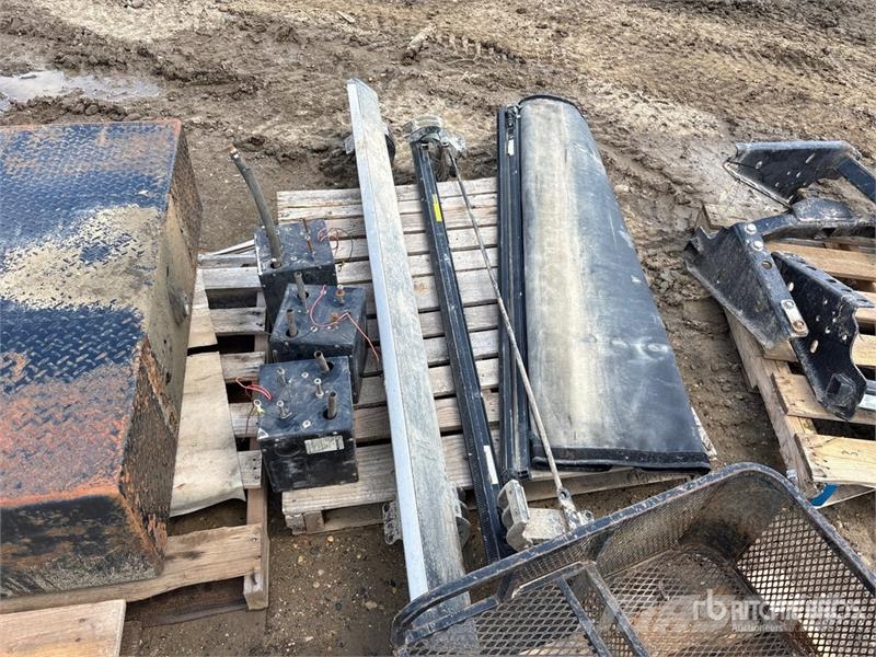 Quantity of Truck Parts & Accessories Drugi deli