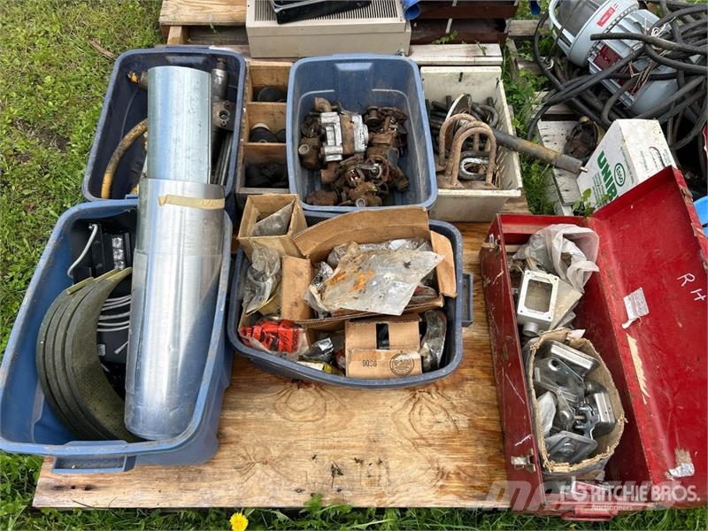 Quantity of U-Bolts, Hydraulic Parts, Lights & Ele Drugi deli
