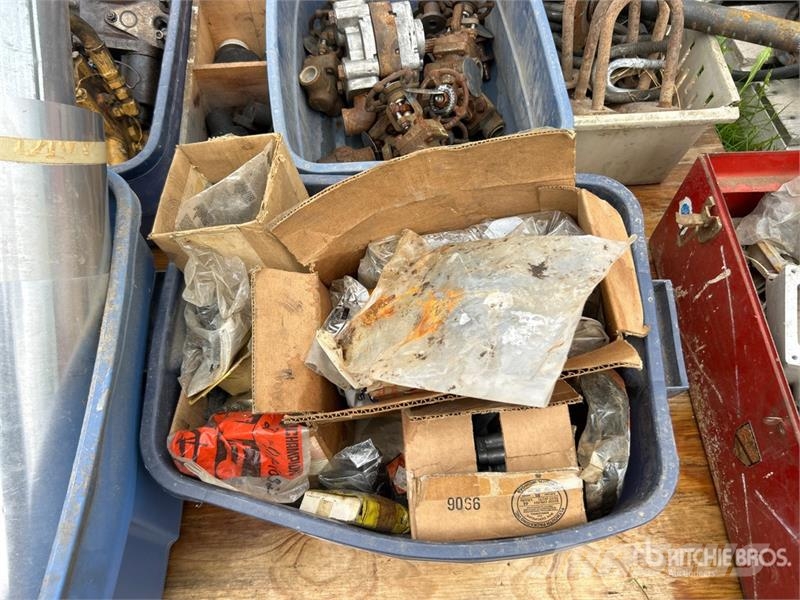 Quantity of U-Bolts, Hydraulic Parts, Lights & Ele Drugi deli
