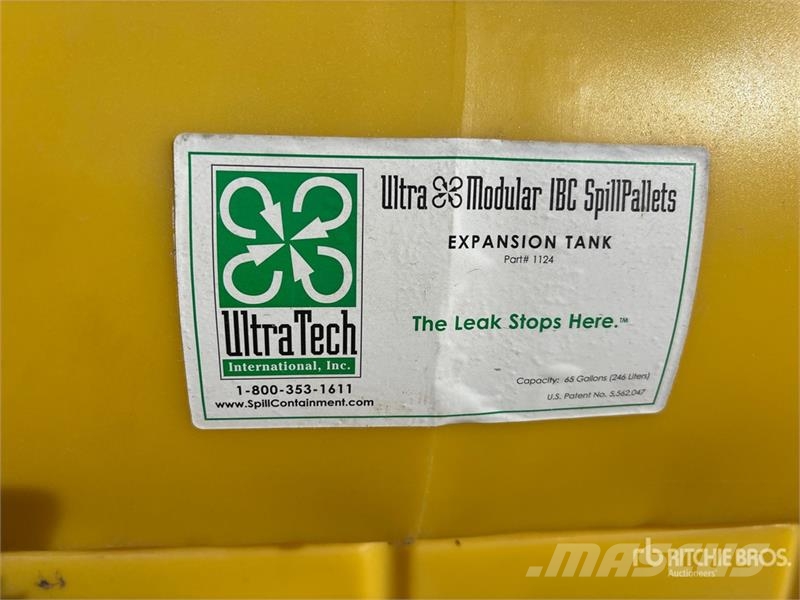 Quantity of Ultratech Modular Spill Pallets Egyéb alkatrészek