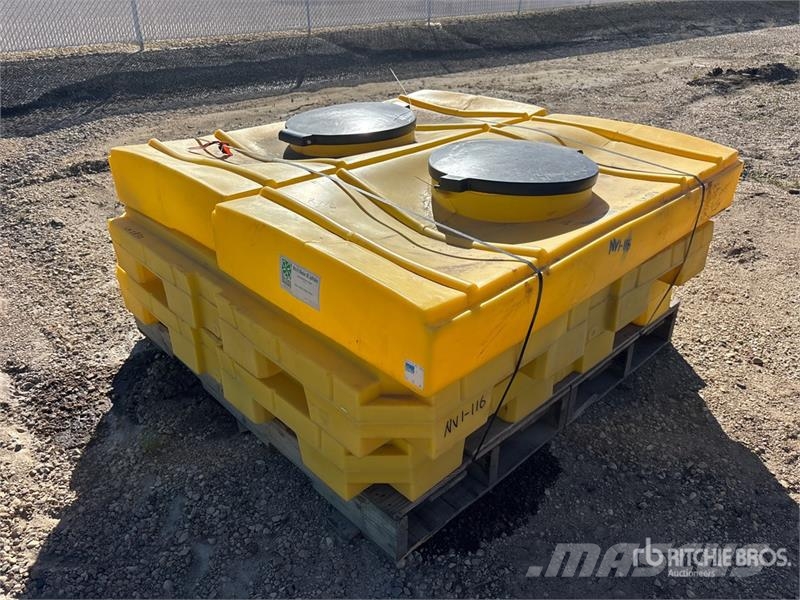 Quantity of Ultratech Modular Spill Pallets Egyéb alkatrészek