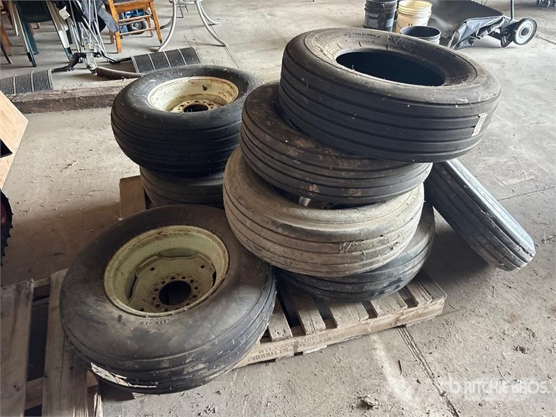 Quantity of Various Sizes Tires Opony, koła i felgi
