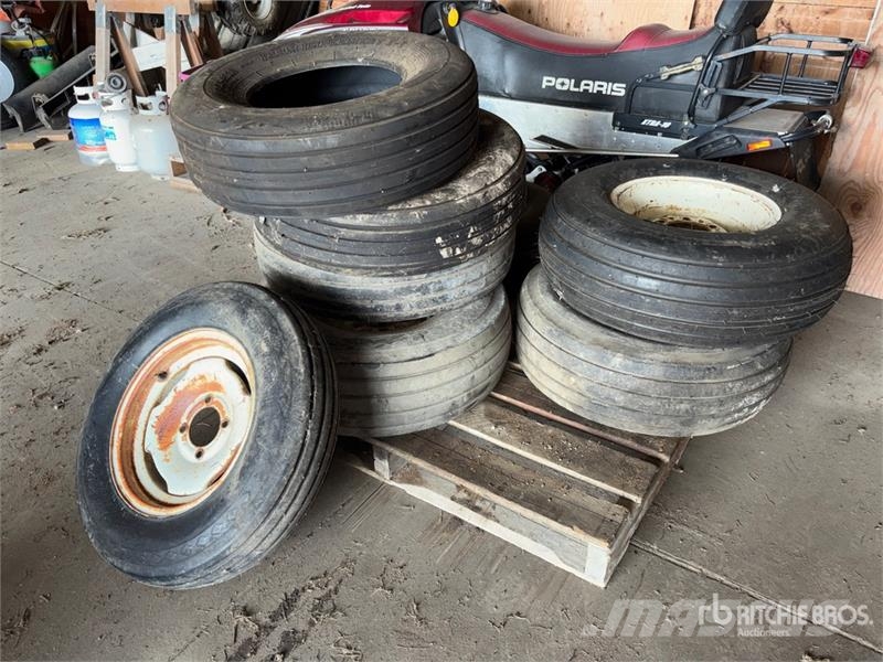 Quantity of Various Sizes Tires Opony, koła i felgi
