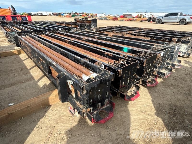 Quantity of Vermeer 100/140 15 Ft FS2 Drill Pipe Ďalšie komponenty
