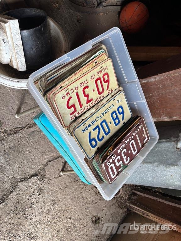 Quantity of Vintage License Plates Drugi deli