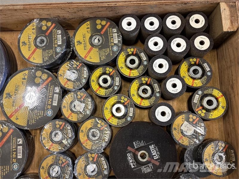 Quantity of Welders Grinding Disks (Unused) Sonstige Landmaschinen