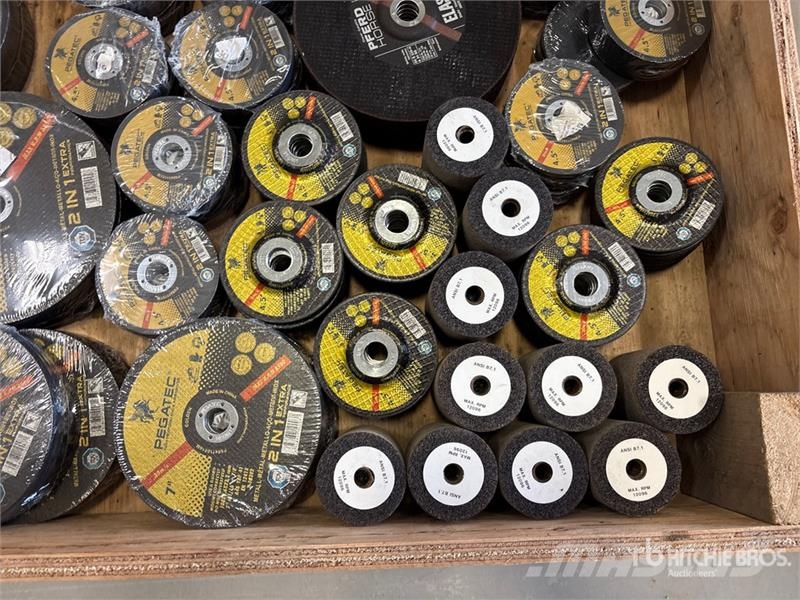Quantity of Welders Grinding Disks (Unused) Sonstige Landmaschinen