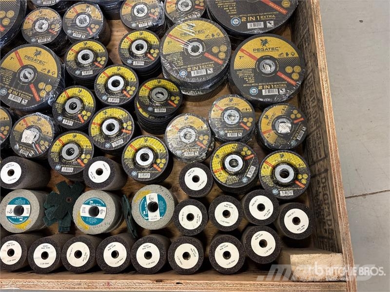Quantity of Welders Grinding Disks (Unused) Sonstige Landmaschinen