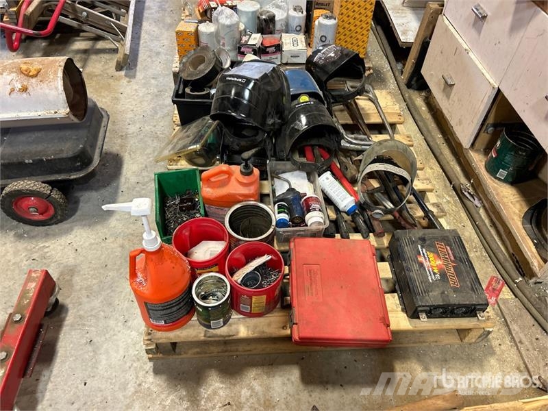 Quantity of Welding Helmet, Nails, Saw, Tapes, Bol Drugi deli