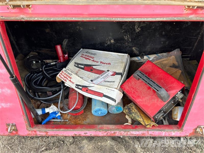 Quantity of Welding Rods, Mask & Tool Box Строителство - Други
