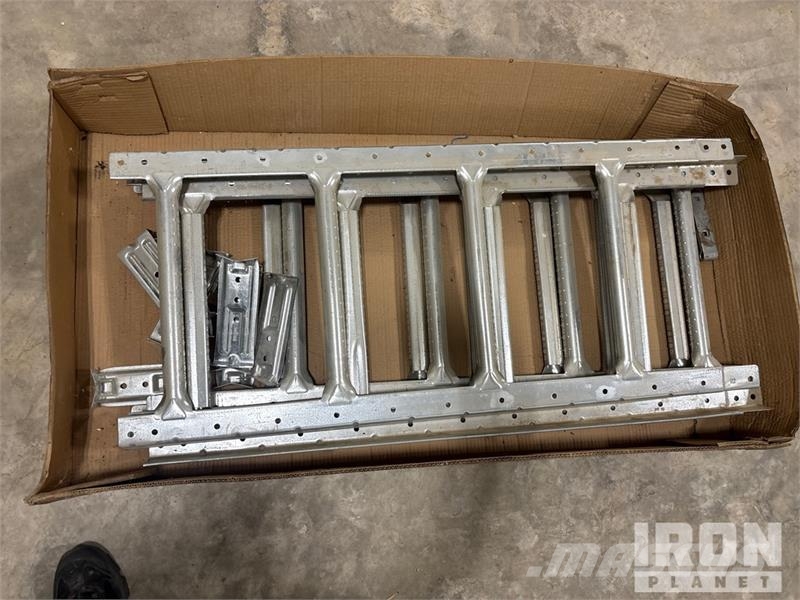 Quantity of Westeel 12' Roof Bin Ladder Ekin işleme ve depolama üniteleri/makineleri - Digerleri