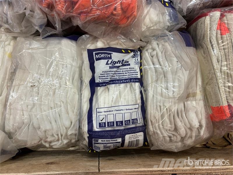 Quantity of Work Gloves (Unused) Ostale komponente za građevinarstvo