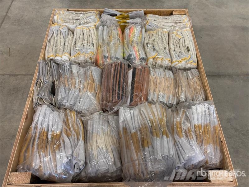  Quantity of Work Gloves (Unused) مكونات أخرى