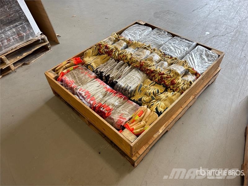 Quantity of Work Gloves (Unused) Utilaje construcții - Altele