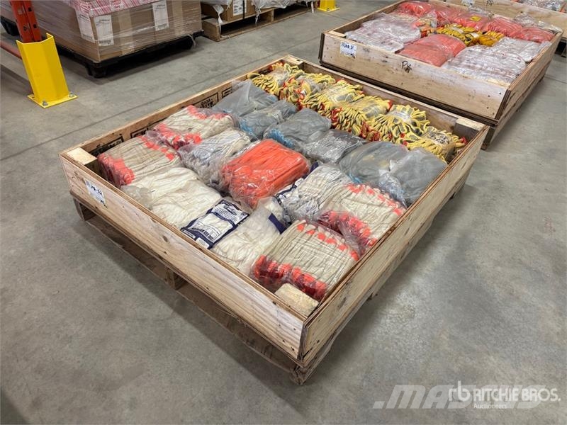  Quantity of Work Gloves (Unused) Ostale komponente za građevinarstvo