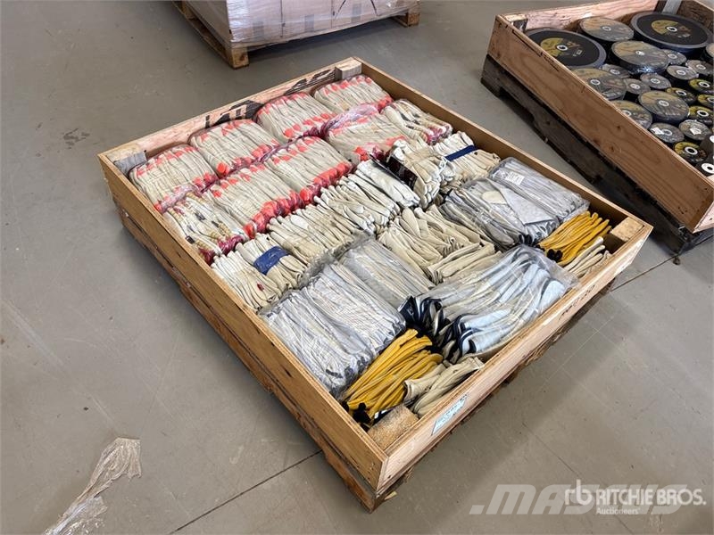Quantity of Work Gloves (Unused) Utilaje construcții - Altele