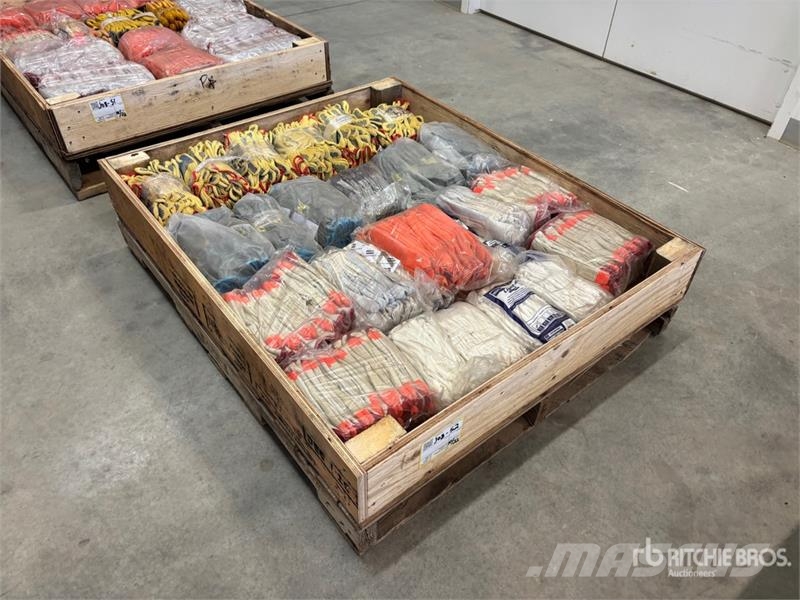  Quantity of Work Gloves (Unused) Ostale komponente za građevinarstvo