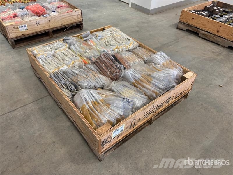  Quantity of Work Gloves (Unused) مكونات أخرى