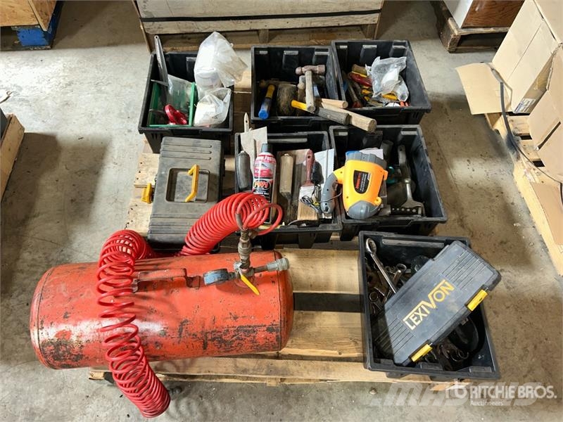 Quantity of Wrench, Hammer, Air Tank & Spot Light Drugi deli