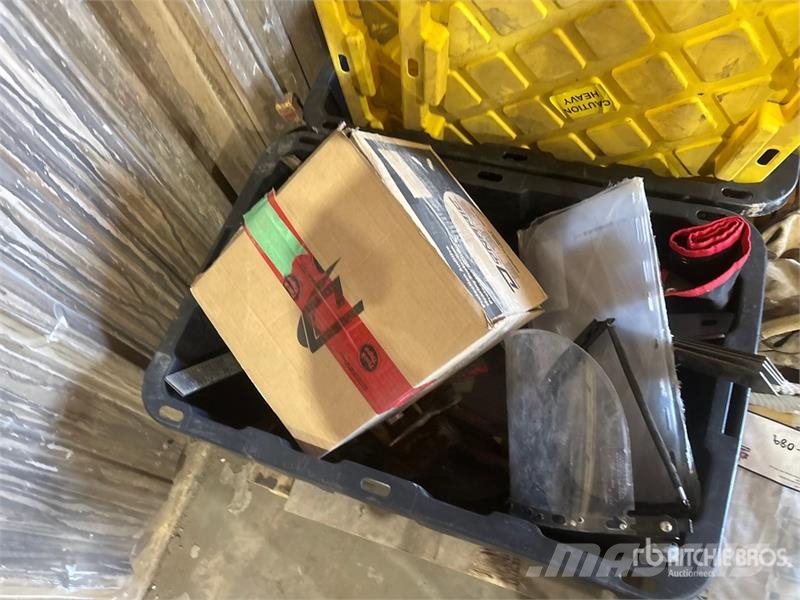 Quantity of Wrenches, Misc Tools Drugi deli