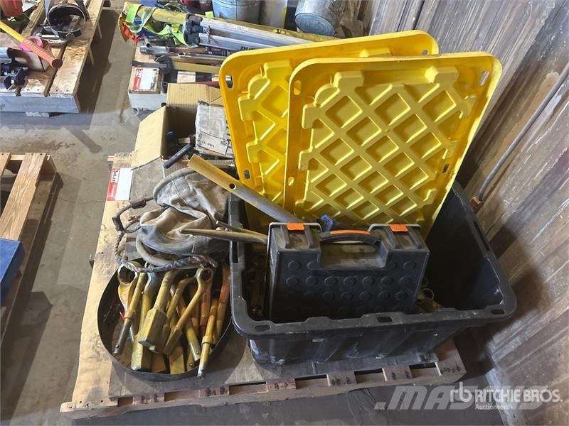 Quantity of Wrenches, Misc Tools Drugi deli