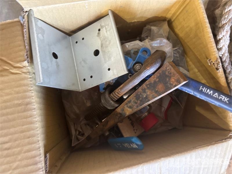Quantity of Wrenches, Misc Tools Drugi deli