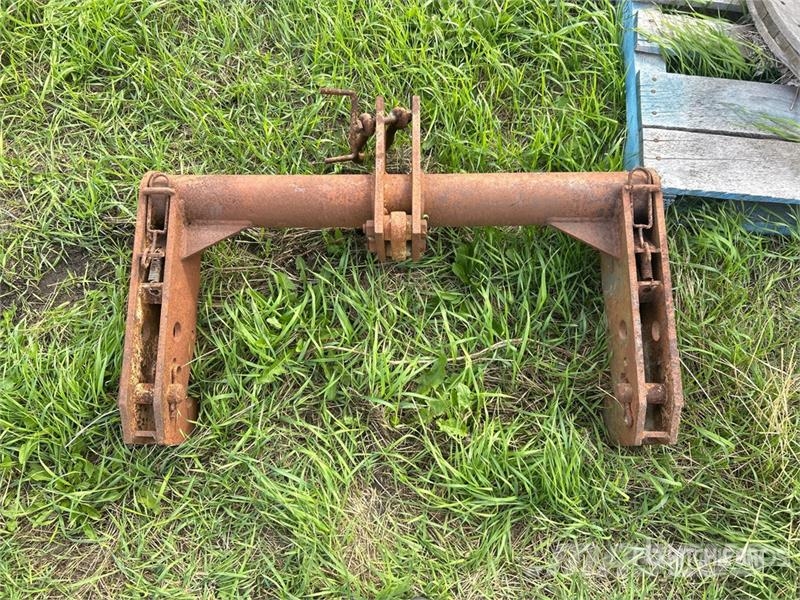 Quick 3-Point Hitch Lisävarusteet ja komponentit