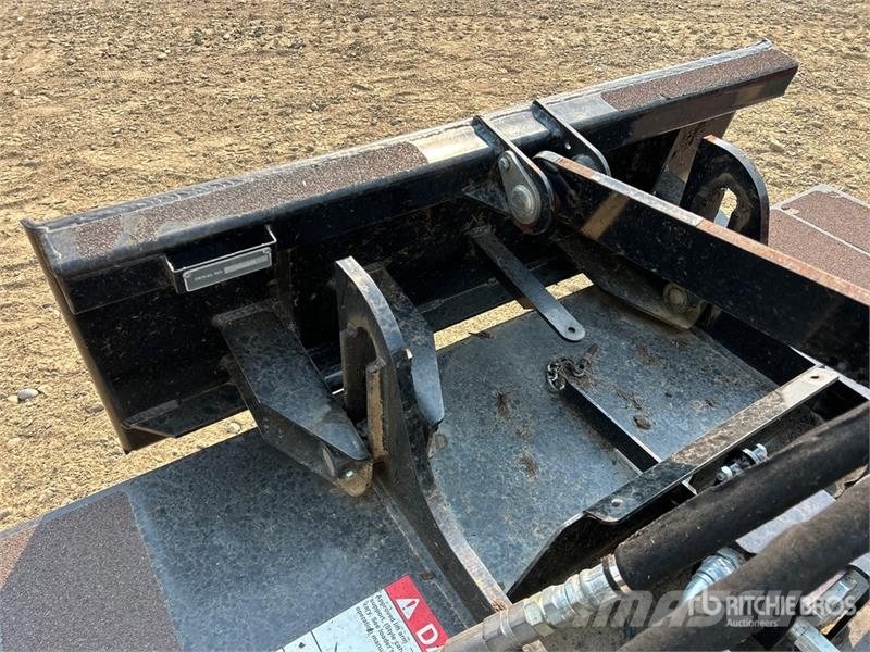 Quick Attach 72 in Skid Steer Brush Cutter ماكينات جز العشب