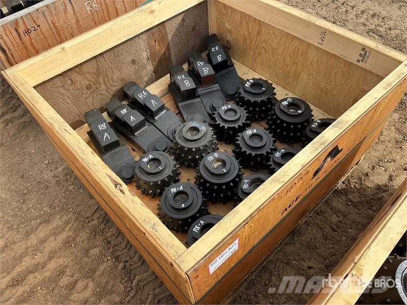  R8A-16/ R8B-18 Arms and Cutters Zariadenie na hlbinné vŕtanie ropy a plynu