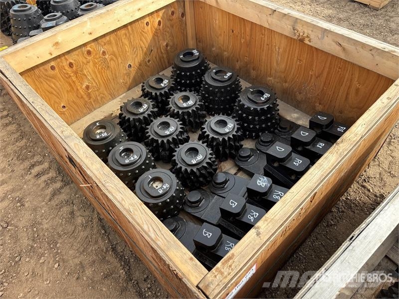 R8B-18/R8D-22 Arms and Cutters Zariadenie na hlbinné vŕtanie ropy a plynu