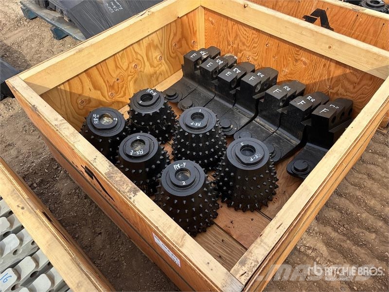 R8E-24/ R8F-26 Arms and Cutters Zariadenie na hlbinné vŕtanie ropy a plynu