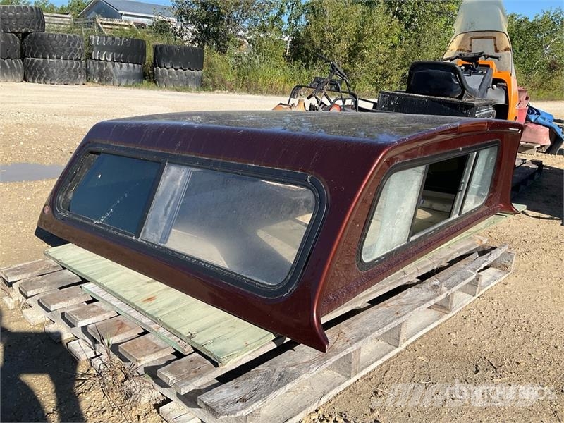 Raider 6 ft Truck Cap Cabines