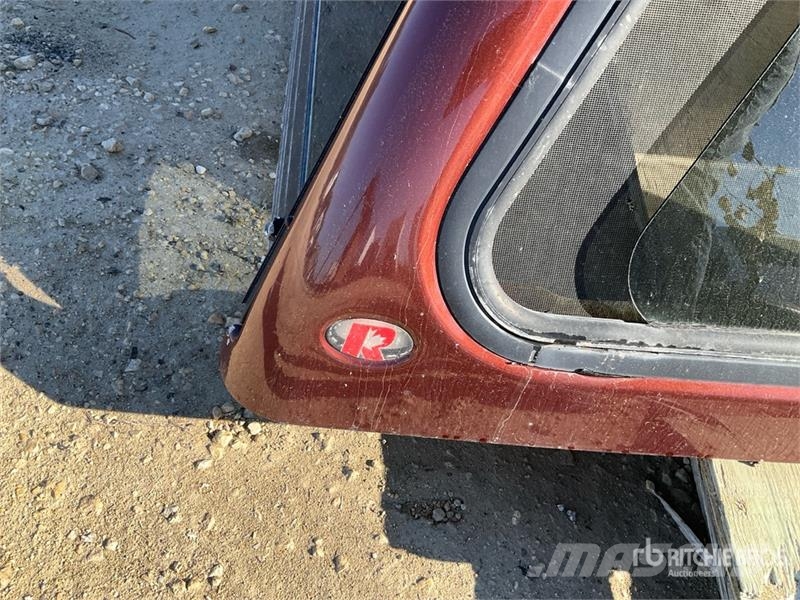 Raider 6 ft Truck Cap Cabines