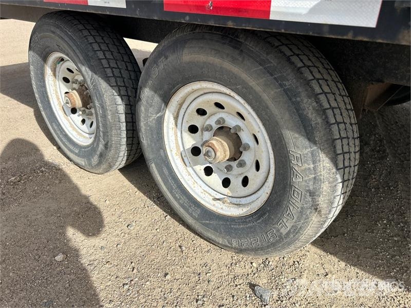 Rainbow 18 ft T/A Equipment Trailer Rimorchio per il trasporto di veicoli