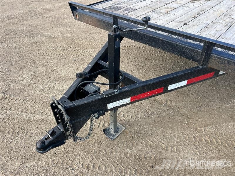 Rainbow 18 ft T/A Equipment Trailer Rimorchio per il trasporto di veicoli