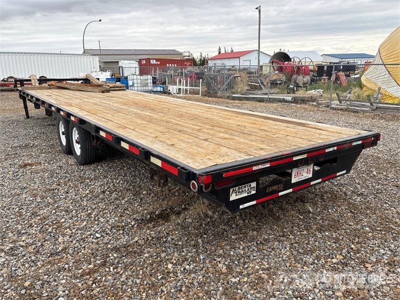 Rainbow 30 ft T/A Equipment Trailer Remolques para transporte de vehículos