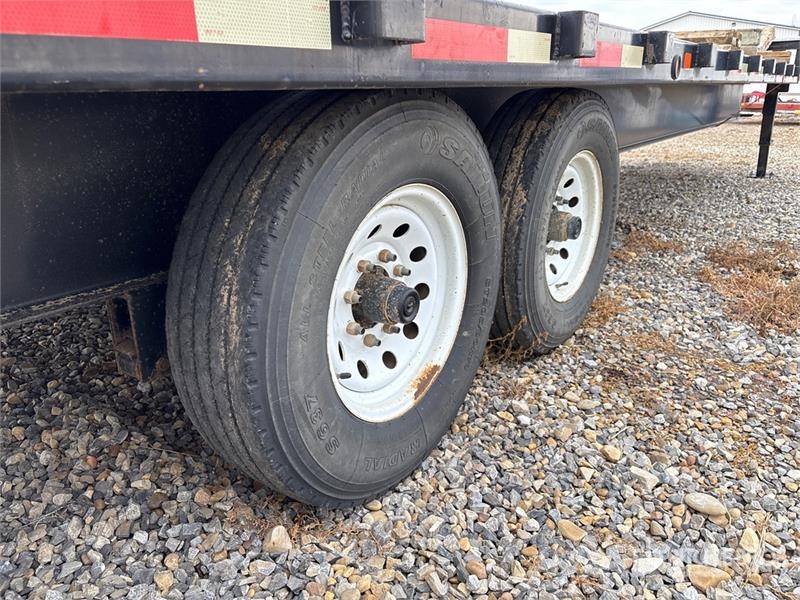 Rainbow 30 ft T/A Equipment Trailer Remolques para transporte de vehículos