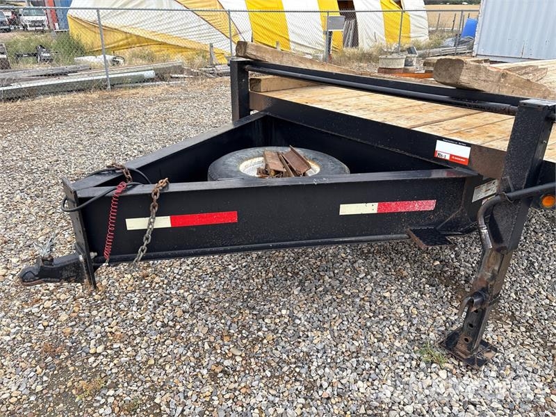 Rainbow 30 ft T/A Equipment Trailer Remolques para transporte de vehículos