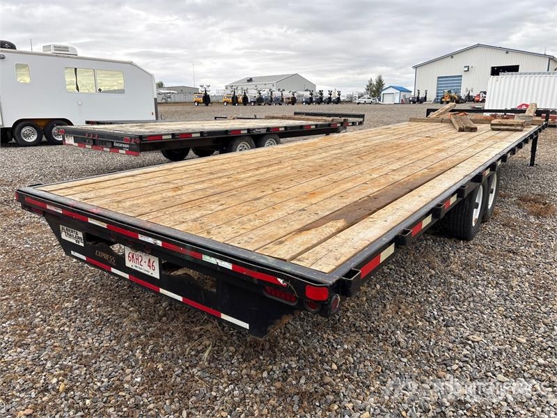 Rainbow 30 ft T/A Equipment Trailer Remolques para transporte de vehículos