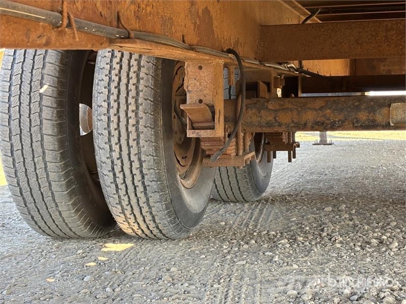 Rainbow 30 ft T/A Gooseneck Equipment Trailer Vehicle transport trailers