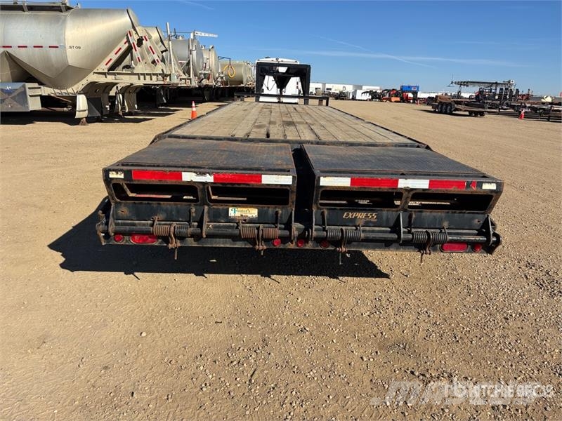 Rainbow 30 ft T/A Gooseneck Equipment Trailer Vehicle transport trailers